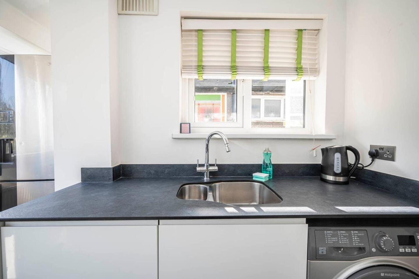 Pass The Keys Modern Beckenham Fast Train Links Apartment