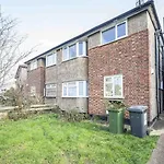 Pass The Keys Modern Beckenham Apartment Fast London Train Links