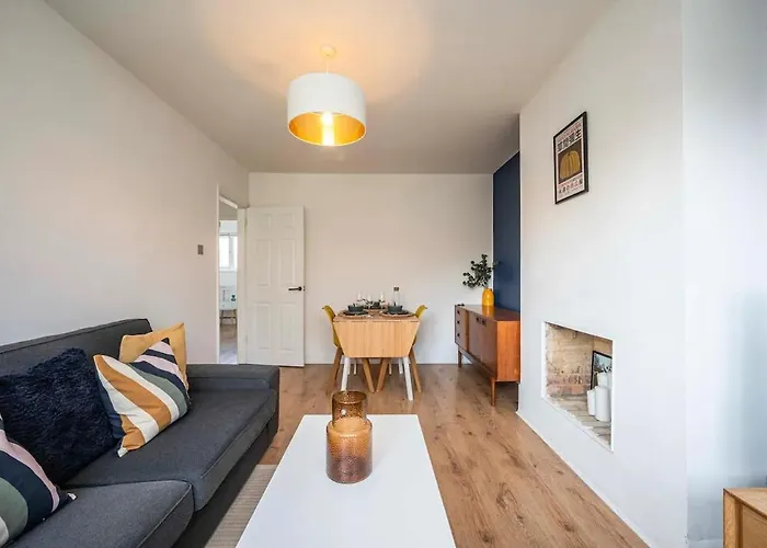 Pass The Keys Modern Beckenham Apartment Fast London Train Links