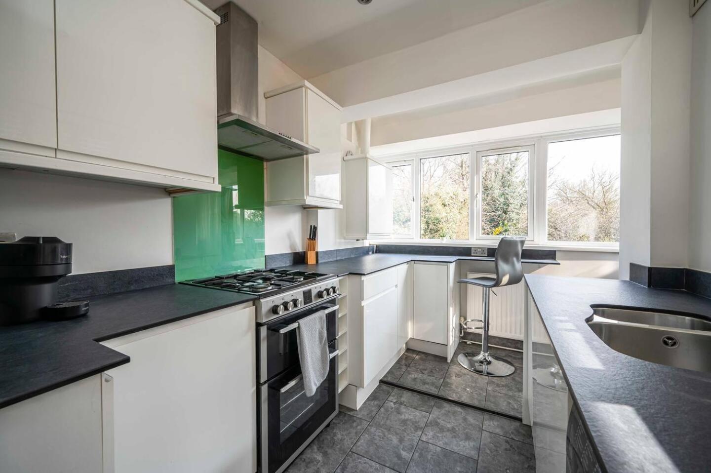 Appartamento Pass The Keys Modern Beckenham Fast Train Links Londra